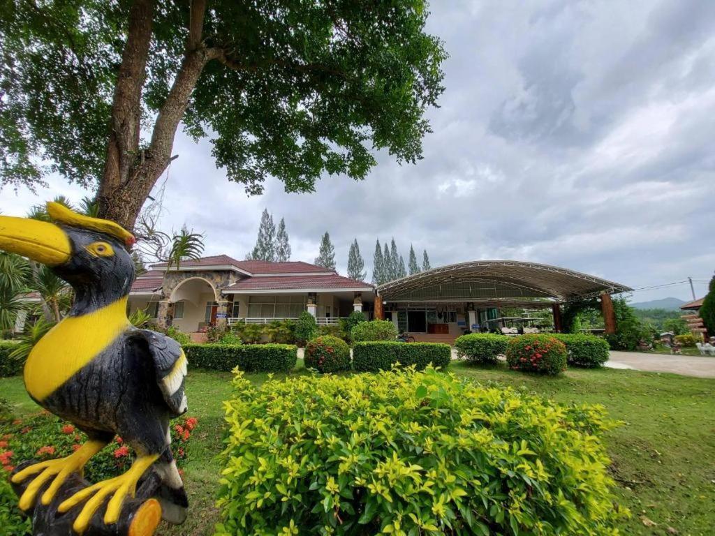 Tanaosri & Creekside Resort Suan Phueng Exterior photo