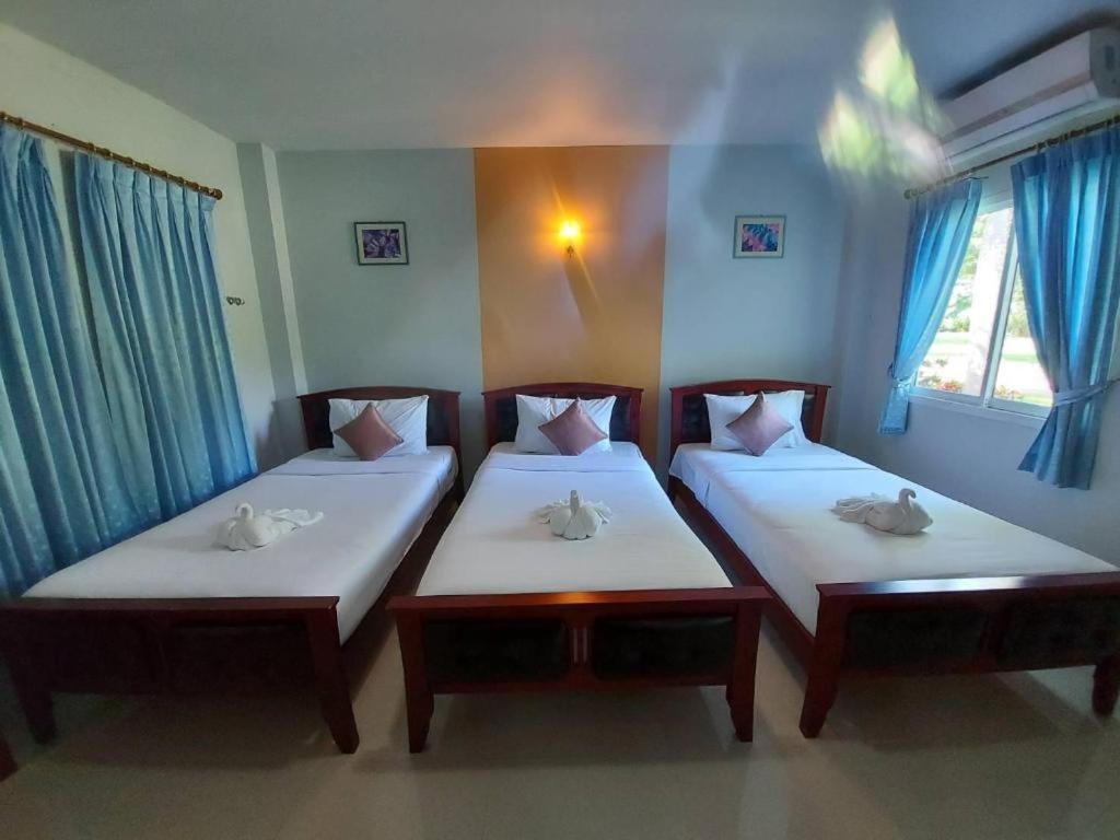 Tanaosri & Creekside Resort Suan Phueng Exterior photo